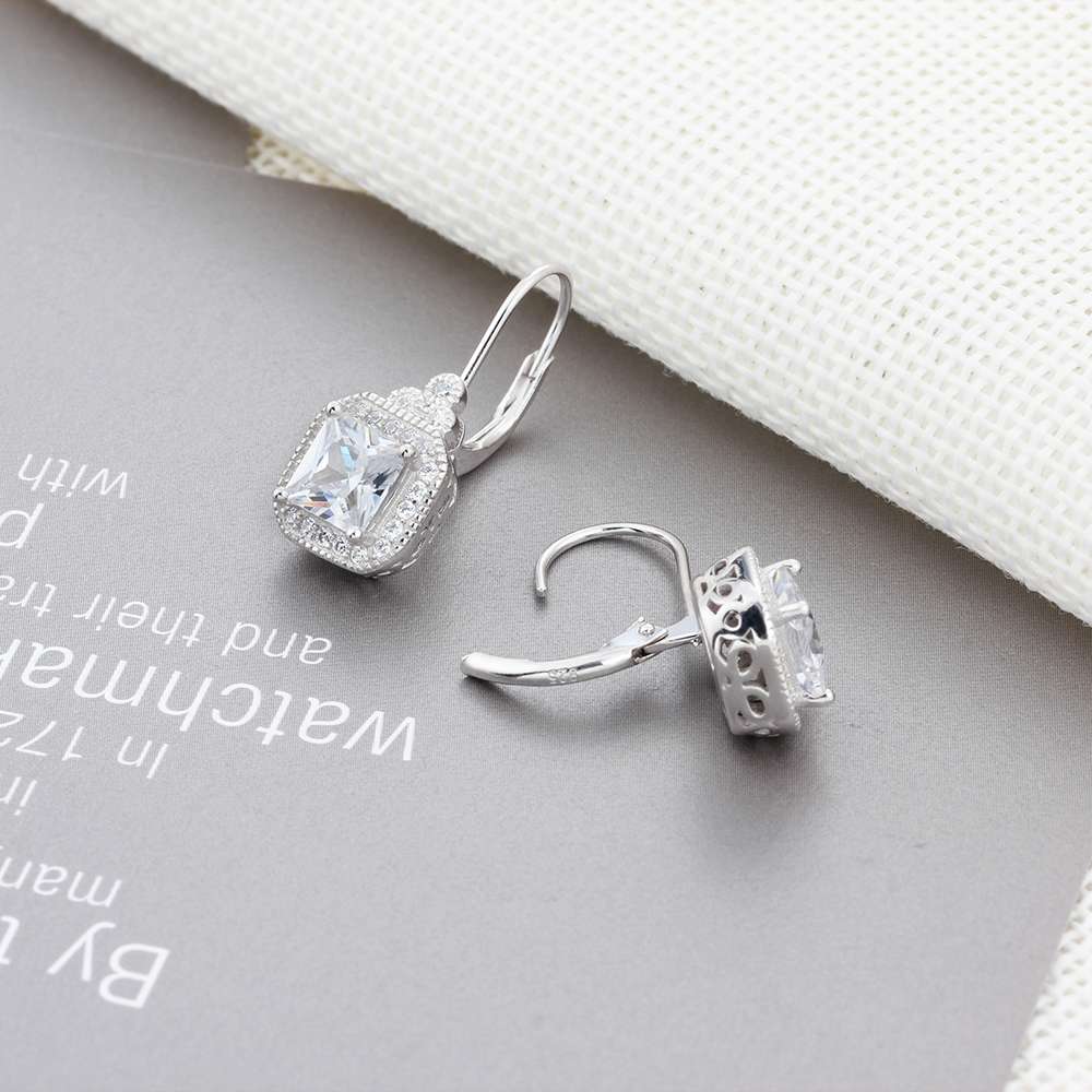 Minimalist Sparkle Stud Earrings – 925 Sterling Silver Everyday Jewellery