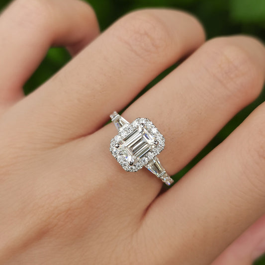Women’s D-Color Emerald Cut Moissanite Ring – 925 Sterling Silver

SEO-Friendly